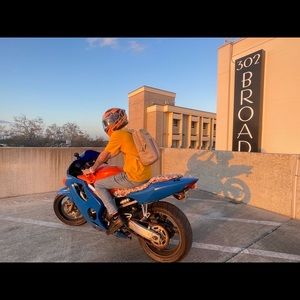 Meet your Posher, Xavior